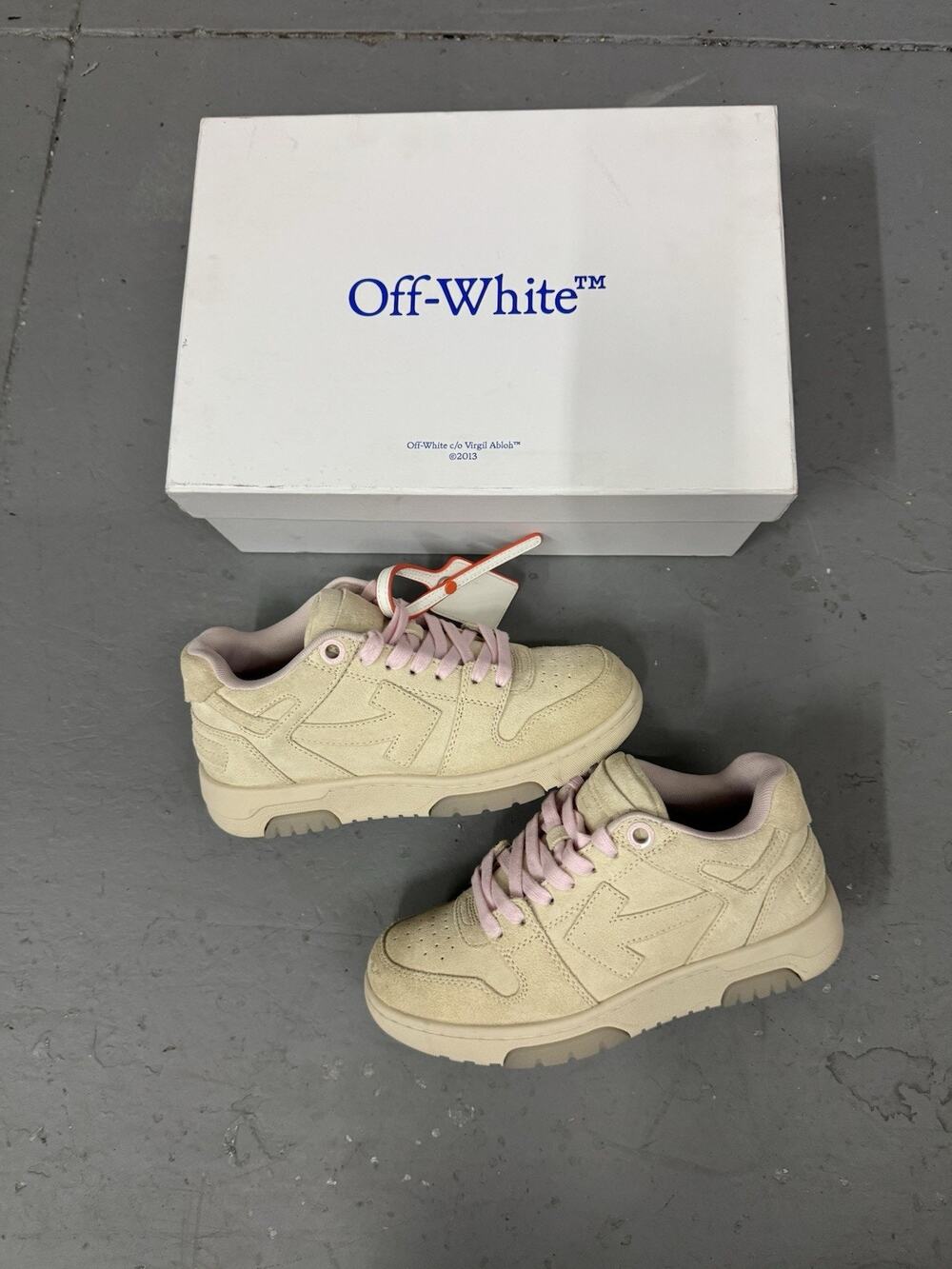 OFF-WHITE Out Of Office Suede Beige Pink Sneaker OWIA259F23LEA0066161